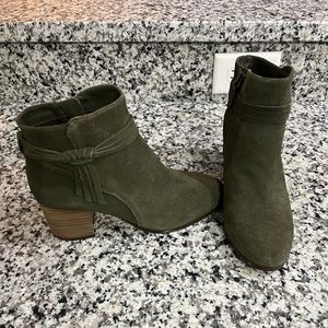 Violet & Red Jenna Boots - Women’s